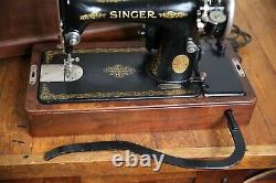 1920s Rare Antique Singer Knee Lever Sewing Machine USA With Wooden Case WORKS