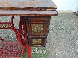 1920s SINGER RED COLOR TREADLE SEWING MACHINE CAST IRON TABLE BASE WITH TABLE