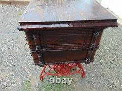 1920s SINGER RED COLOR TREADLE SEWING MACHINE CAST IRON TABLE BASE WITH TABLE