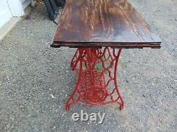 1920s SINGER RED COLOR TREADLE SEWING MACHINE CAST IRON TABLE BASE WITH TABLE