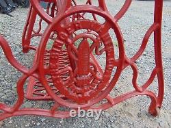 1920s SINGER RED COLOR TREADLE SEWING MACHINE CAST IRON TABLE BASE WITH TABLE