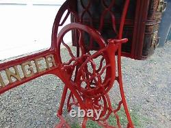 1920s SINGER RED COLOR TREADLE SEWING MACHINE CAST IRON TABLE BASE WITH TABLE