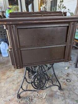 1921 Singer Cabinet Sewing Machine with Cast Iron Treadle Elizabethport, NJ