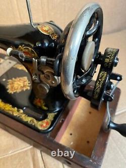 1921 Singer Sewing Machine 128 La Vencedora