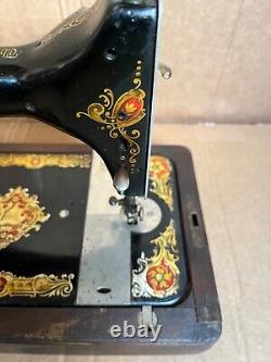 1921 Singer Sewing Machine 128 La Vencedora