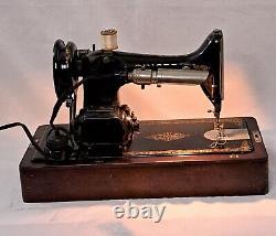 1922 Singer Sewing Machine 99K Knee Control Serial Y719220 WithBentwood Case/Keys