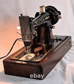 1922 Singer Sewing Machine 99K Knee Control Serial Y719220 WithBentwood Case/Keys