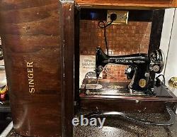 1924 Singer Seeing Machine Model 99K-13 w Wooden Case Collectible Antique
