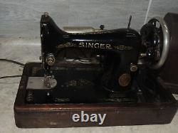 1925 Singer Model 66 with Wood Case, Light, Pedal & Extras, AA590539, WORKS
