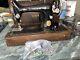 1925 Singer Sewing Machine With Wood Case Works Great