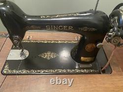 1925 Singer Sewing Machine in 5 Drawer Cabinet AA720484