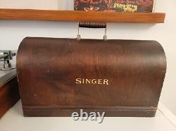 1925 Vintage Singer Sewing Machine with Wood Case, Knee Lever, Cord -Working