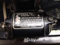 1926 SINGER Portable Sewing Machine in Bentwood Case withKnee ControlWorks Good