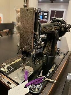 1926 Singer Model 99 Sewing Machine withKnee Bar Accessories Bentwood Box! WORKING