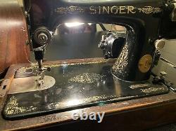 1926 Singer Model 99 Sewing Machine withKnee Bar Accessories Bentwood Box! WORKING