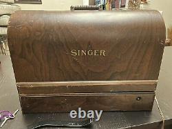 1926 Singer Model 99 Sewing Machine withKnee Bar Accessories Bentwood Box! WORKING