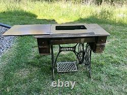 1926 Singer Sewing Machine With Cast Iron and Wood Table