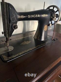 1927 Antique Singer Sawing Machine