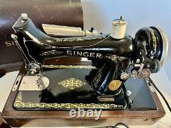 1927 Singer Sewing Machine Model 99 Bentwood Case/Key Works Great AB663435