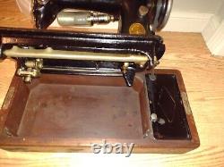 1928 SINGER Sewing Machine (AC217006)