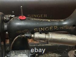 1928 Singer Sewing Machine- Compact Home Model- Excellent Working Condition