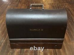 1928 Singer Sewing Machine- Compact Home Model- Excellent Working Condition