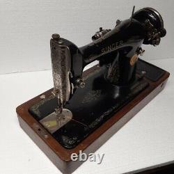 1928 knee operated Singer 66K Filigree Decal sewing machine in wooden case