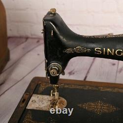 1929 Rare Antique Singer Sewing machine Simanco USA with wooden Case