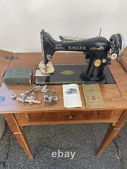 1929 Singer Model 66 66-6 Sewing Machine With Cabinet And Accessories Used