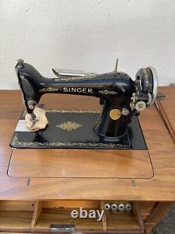 1929 Singer Model 66 66-6 Sewing Machine With Cabinet And Accessories Used