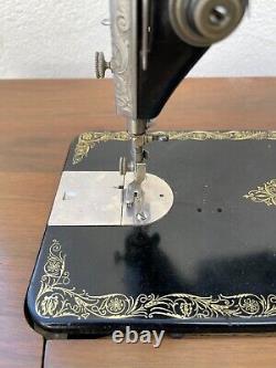 1929 Singer Model 66 66-6 Sewing Machine With Cabinet And Accessories Used
