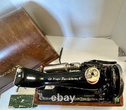 1930 Singer Sewing Machine No. 99 Knee Control Light Bentwood Case withKey Working