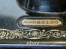 1930 Singer Sewing Machine No. 99 Knee Control Light Bentwood Case withKey Working