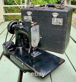 1939 Singer 221 Scroll Face Featherweight Sewing Machine & Case Parts or Repair