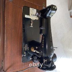 1939 Singer sewing machine 201 with cabinet. Working condition. Antique. Vintage
