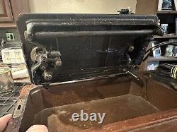 1942 Singer Model 99 Crinkle Sewing Machine In Bentwood Case WithPedal Tested