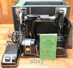 1945 SINGER FEATHERWEIGHT Sewing Machine #221 with Case