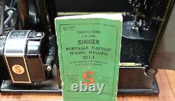 1945 SINGER FEATHERWEIGHT Sewing Machine #221 with Case