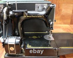 1945 SINGER FEATHERWEIGHT Sewing Machine #221 with Case