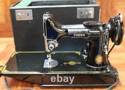 1945 SINGER FEATHERWEIGHT Sewing Machine #221 with Case