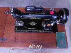 1949 Singer Sewing Machine Model 66 in cabinet, great shape