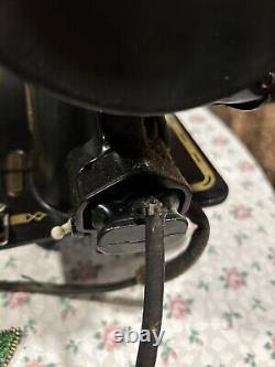 1950 Singer 201-2 Sewing Machine withInstructions, Many Accessories, VGC