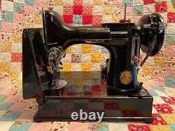 1950 Singer Featherweight Sewing Machine Near Mint Antique Condition