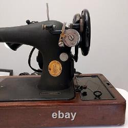 1950 Vintage Antique Old Singer Model 128 Black Sewing Machine Godzilla Wrinkle