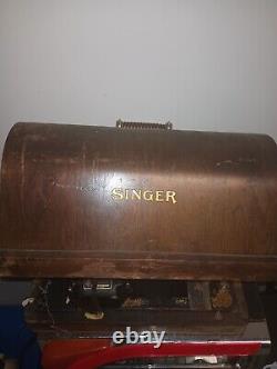 1950's Singer B2 15-8 Sewing Machine Portable With Wood Case Works Great