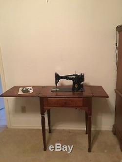 1950s Antique Singer Sewing Machine