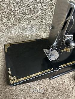 1951 SINGER 221 FEATHERWEIGHT SEWING MACHINE -With Pedal & Case NMint Condition