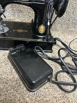 1951 SINGER 221 FEATHERWEIGHT SEWING MACHINE -With Pedal & Case NMint Condition