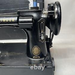1953 Antique Vintage SINGER 221 Featherweight Sewing Machine Case