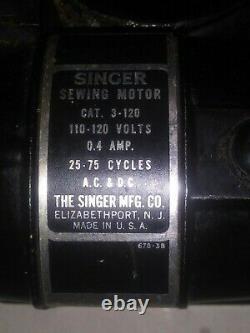 1953 Antique Vintage SINGER 221 Featherweight Sewing Machine with case
